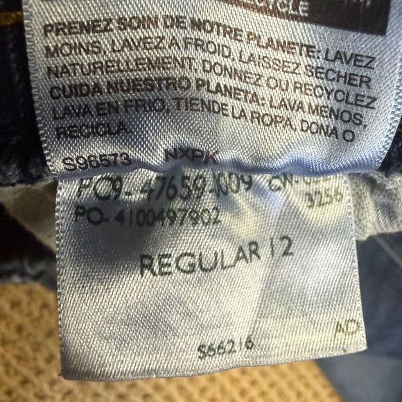 Lot of 4 Levi's Junior Size 12 Relaxed Jeans in Dark and Light Blue - Picture 9 of 13